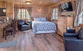 Whistling Winds Motel